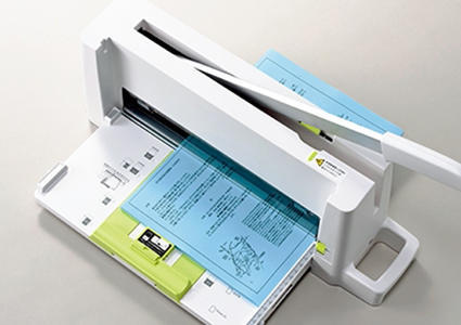 コンパクト断裁機 PK-213［特長］｜手動断裁機｜切る用品｜製品情報