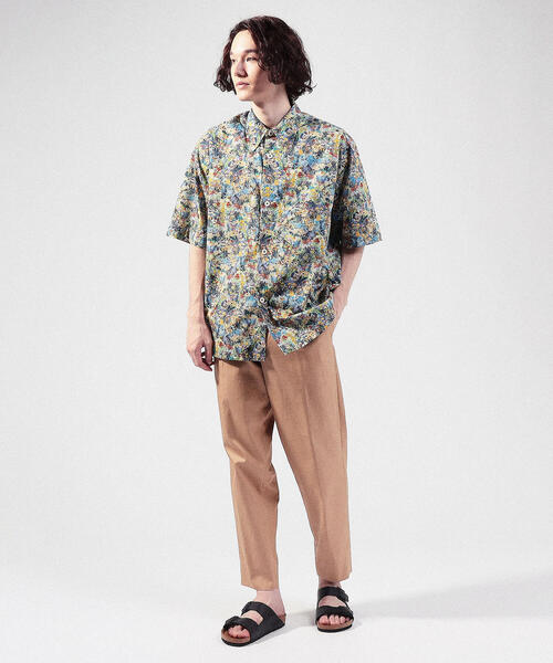 caban（キャバン）の「CABaN コットン フラワープリントハーフスリーブ