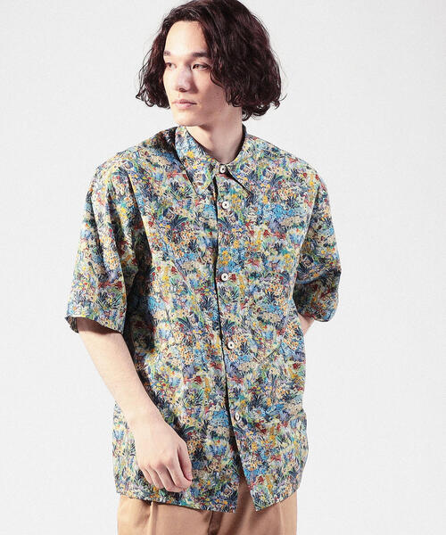 caban（キャバン）の「CABaN コットン フラワープリントハーフスリーブ