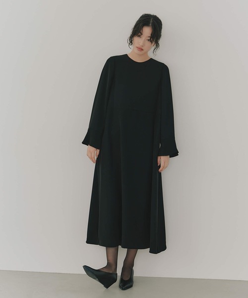 Aラインロングスリーブワンピース［ブラックフォーマル対応］冠婚葬祭