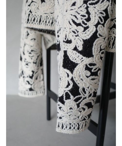 セール】【WEB限定カラーあり】コードエンブロイダリーニットカーデ