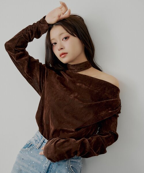 SALON by Chico】タイ付きベロアワンショルギャザートップス（Tシャツ