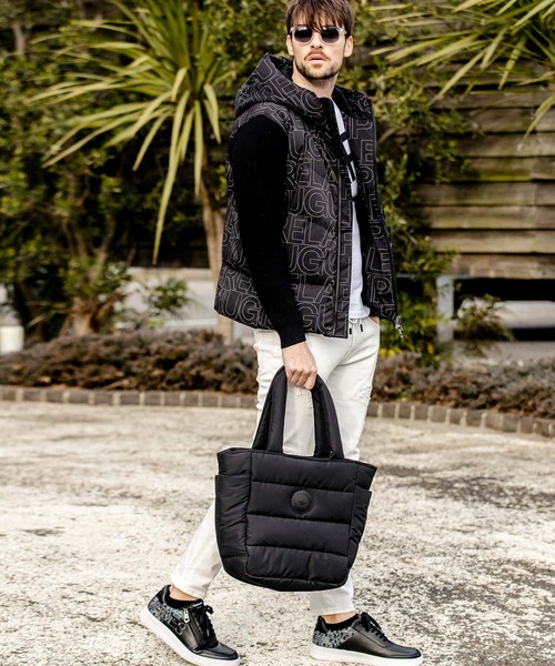 1PIU1UGUALE3 RELAX(ウノピゥウノウグァーレトレ)サークルロゴ ワン