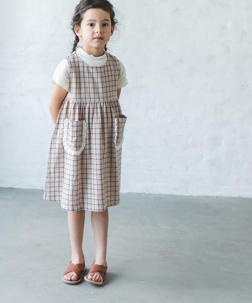 pairmanon（ペアマノン）の「フリルポケット付きエプロンワンピース