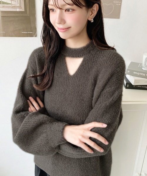 セール】ホルターカットアウトシャギーニットプルオーバー（ニット