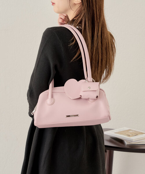 Chico（チコ）の「ハートチャーム付ロングスリーブボストンバッグ