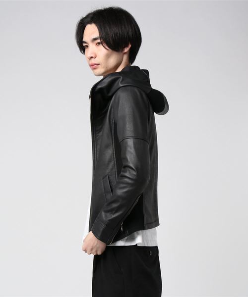 NO ID.（ノーアイディ）の「ラムバフィングフーデッドBLZ（ライダース