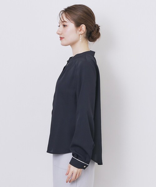 セール】タックデザインバンドカラーブラウス【洗濯機OK】（シャツ