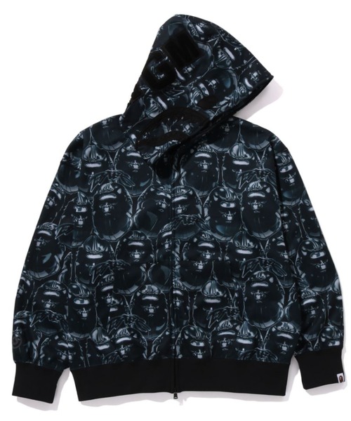 A BATHING APE（アベイシングエイプ）の「APE HEAD GRAFFITI SHARK