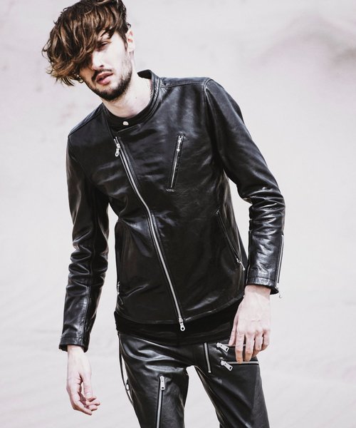 NO ID.（ノーアイディ）の「レザースタンドカラーセミダブルライダース