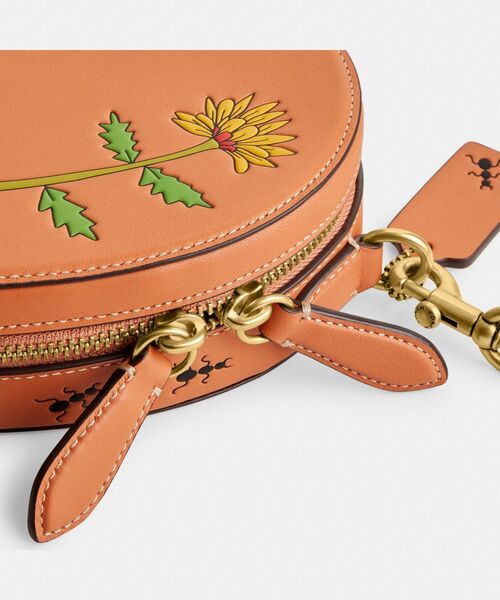 COACH（コーチ）の「【COACH X OBSERVED BY US】ハート クロスボディ