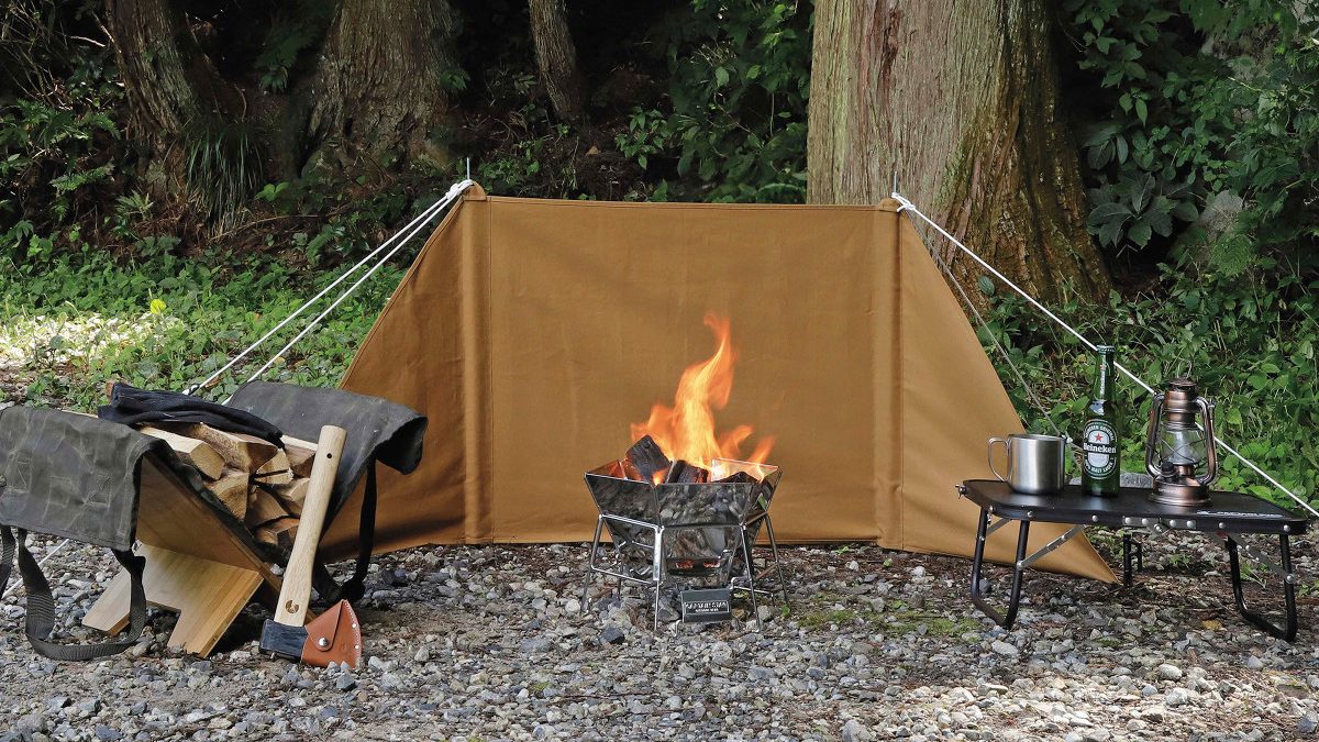 キャプテンスタッグから焚き火陣幕「FIRE PROOF 焚火ウインド
