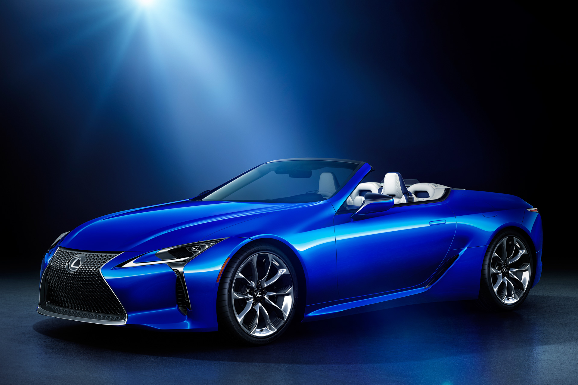 レクサス、限定60台の「LC500 コンバーチブル“Structural Blue