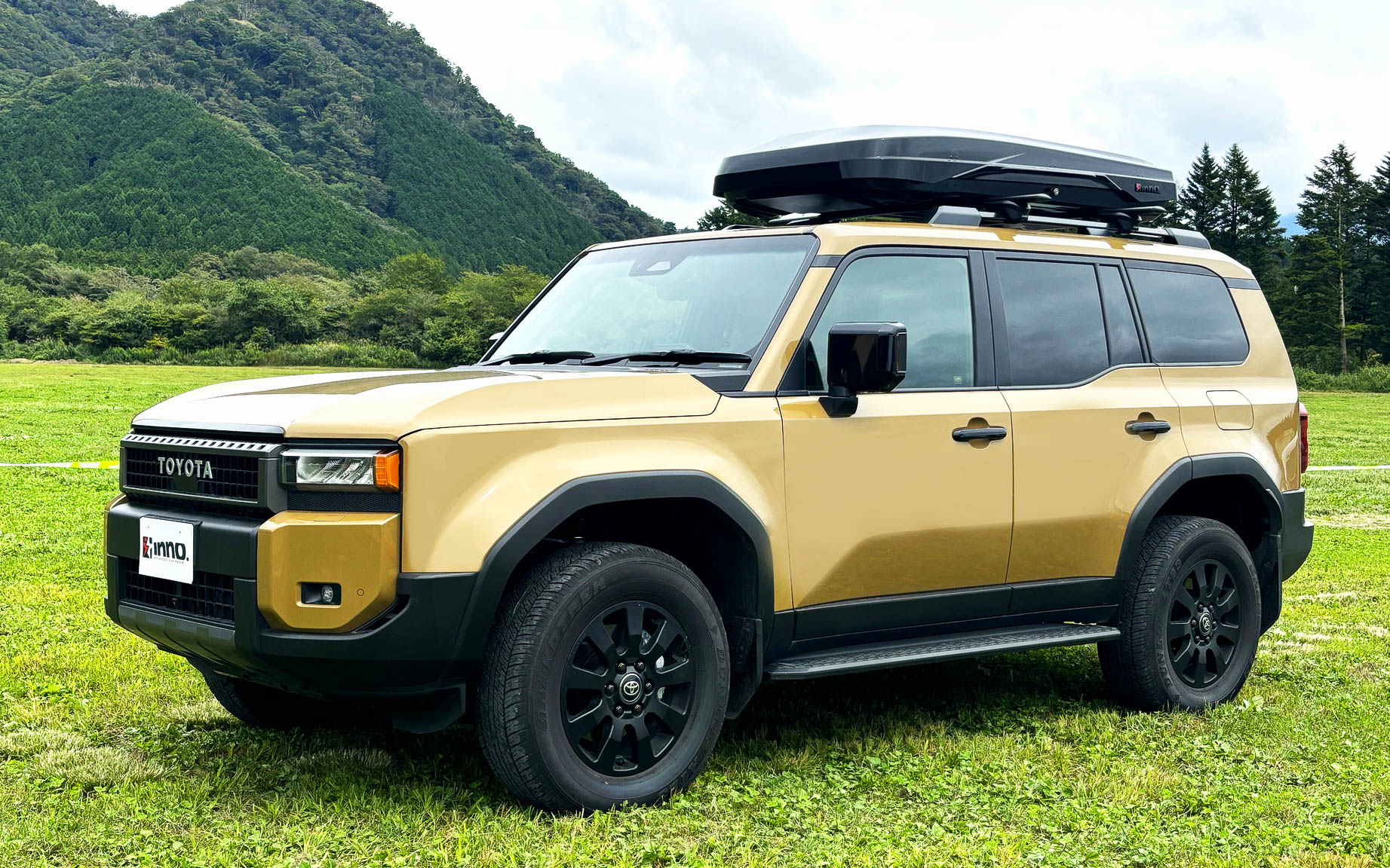 カーメイト、約400Lの容量を確保した「イノー ルーフボックス 850