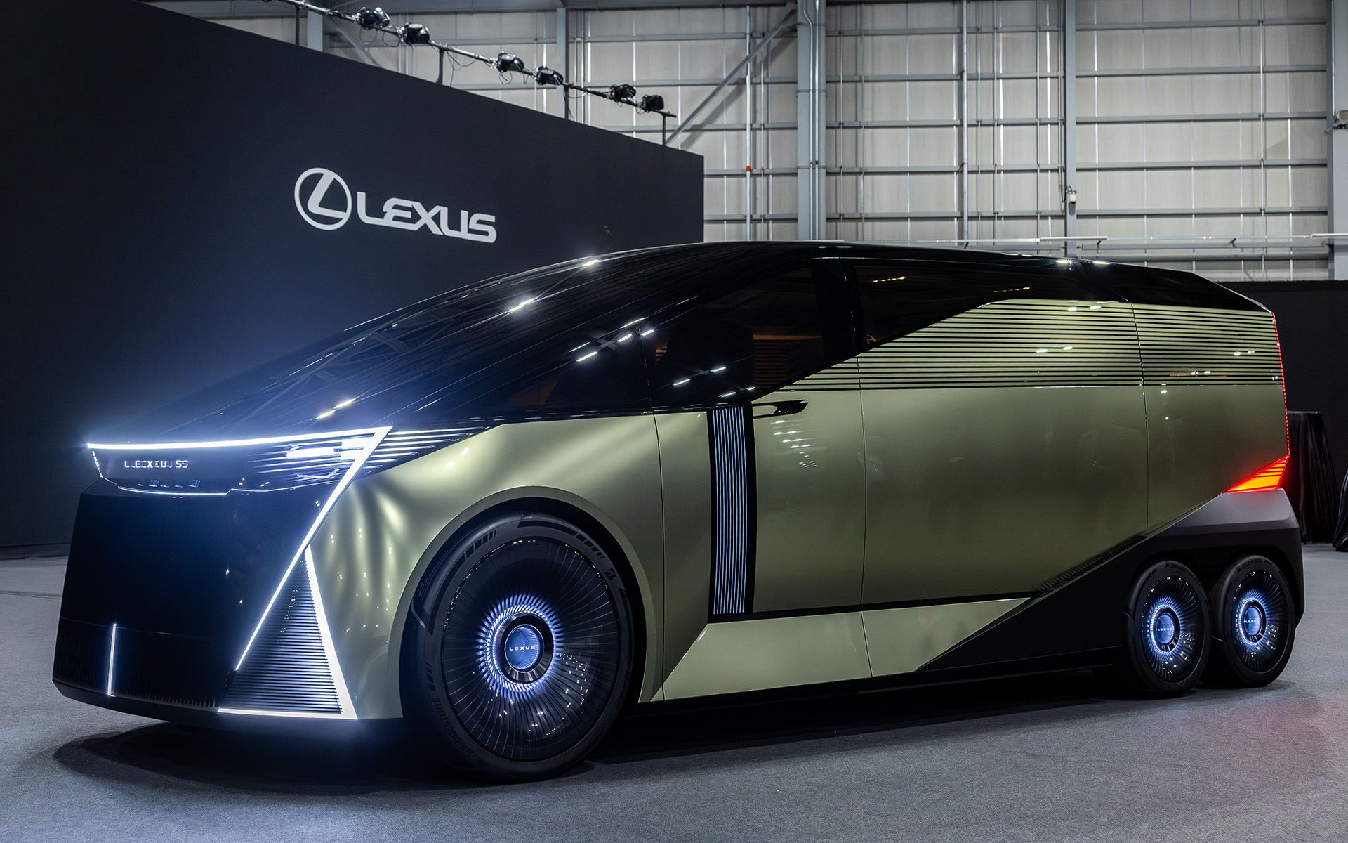レクサス、6輪で空間を突き詰めた「LSコンセプト」