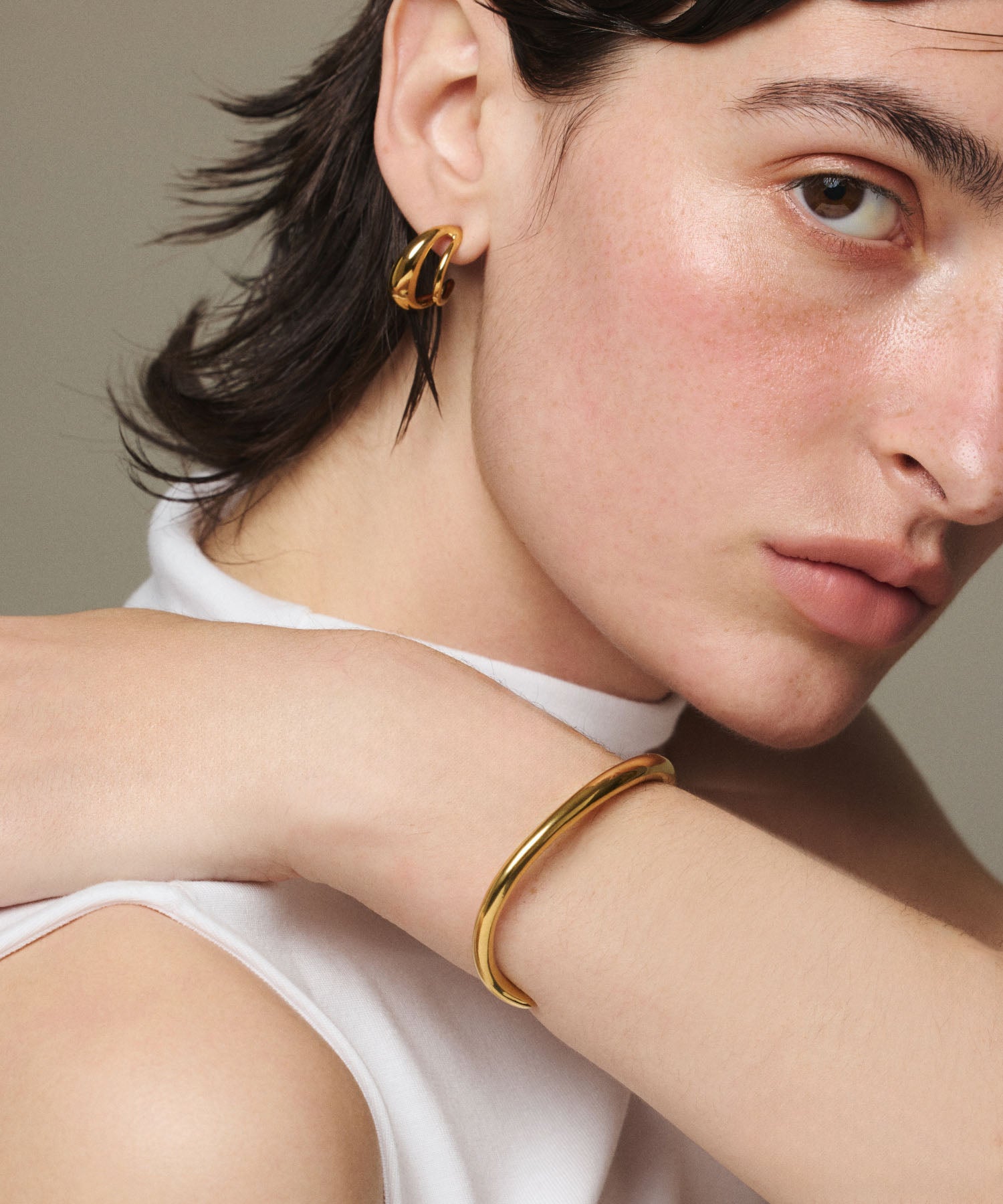 CN242085___1.jpg?crop=center&