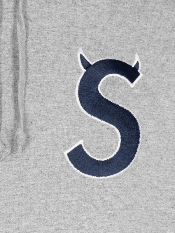 Supreme S ロゴ パーカー | グレー | FARFETCH JP