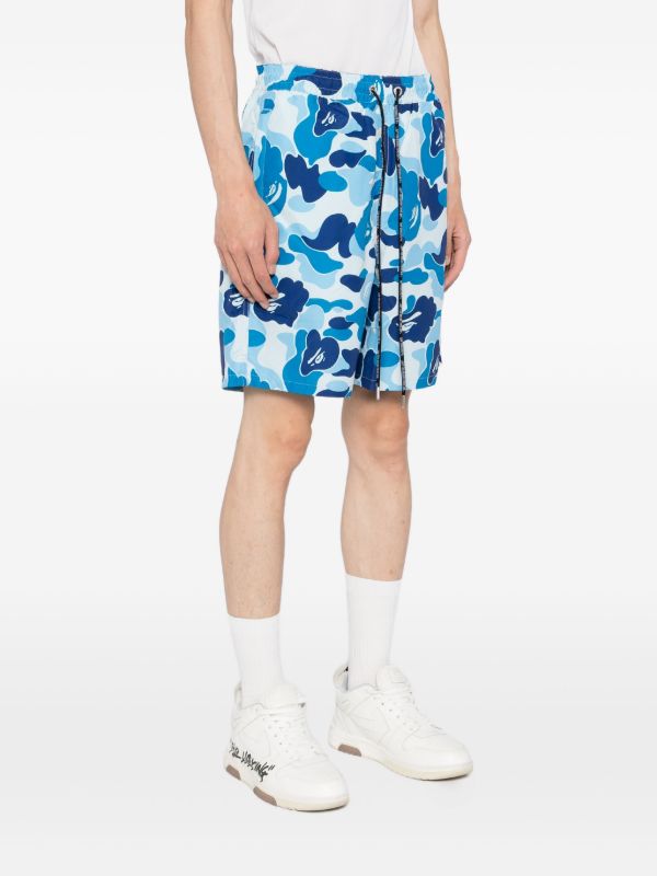 A BATHING APE® グラフィック ショートパンツ | ブルー | FARFETCH JP