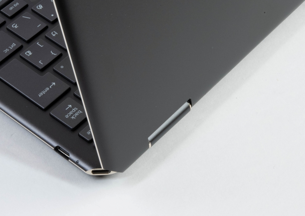 質感高いが価格も高い2in1パソコン「HP Spectre x360 14」 | 日経