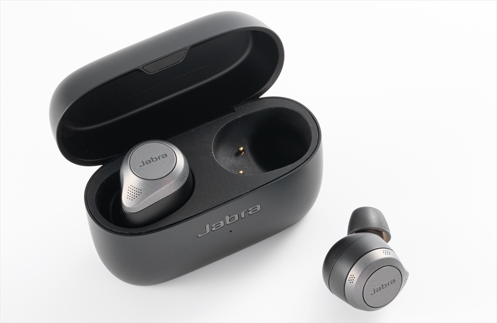 長時間のWeb会議でも快適装着、半密閉型ワイヤレスイヤホン「Jabra