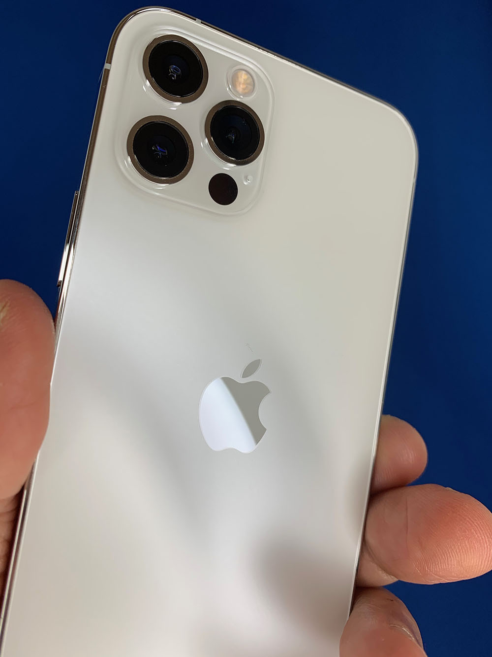 Apple iPhone 12 ホワイト 画面傷あり 128GB 【公式通販】