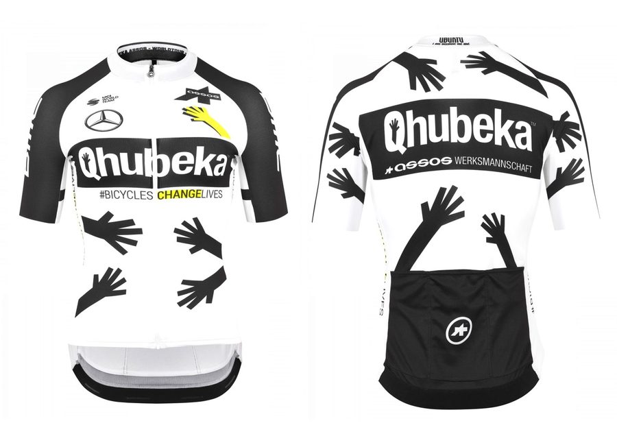 レギュラーフィット採用！チーム クベカ・アソスのレプリカウエアが