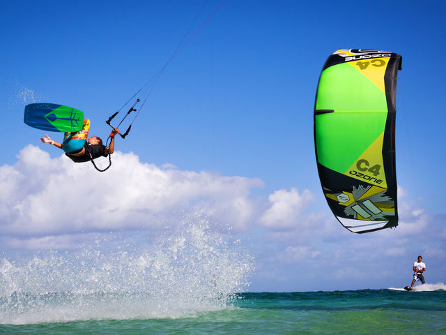 カイトサーフィンカイトボードAIRJUNK】アクセス・営業時間・料金情報