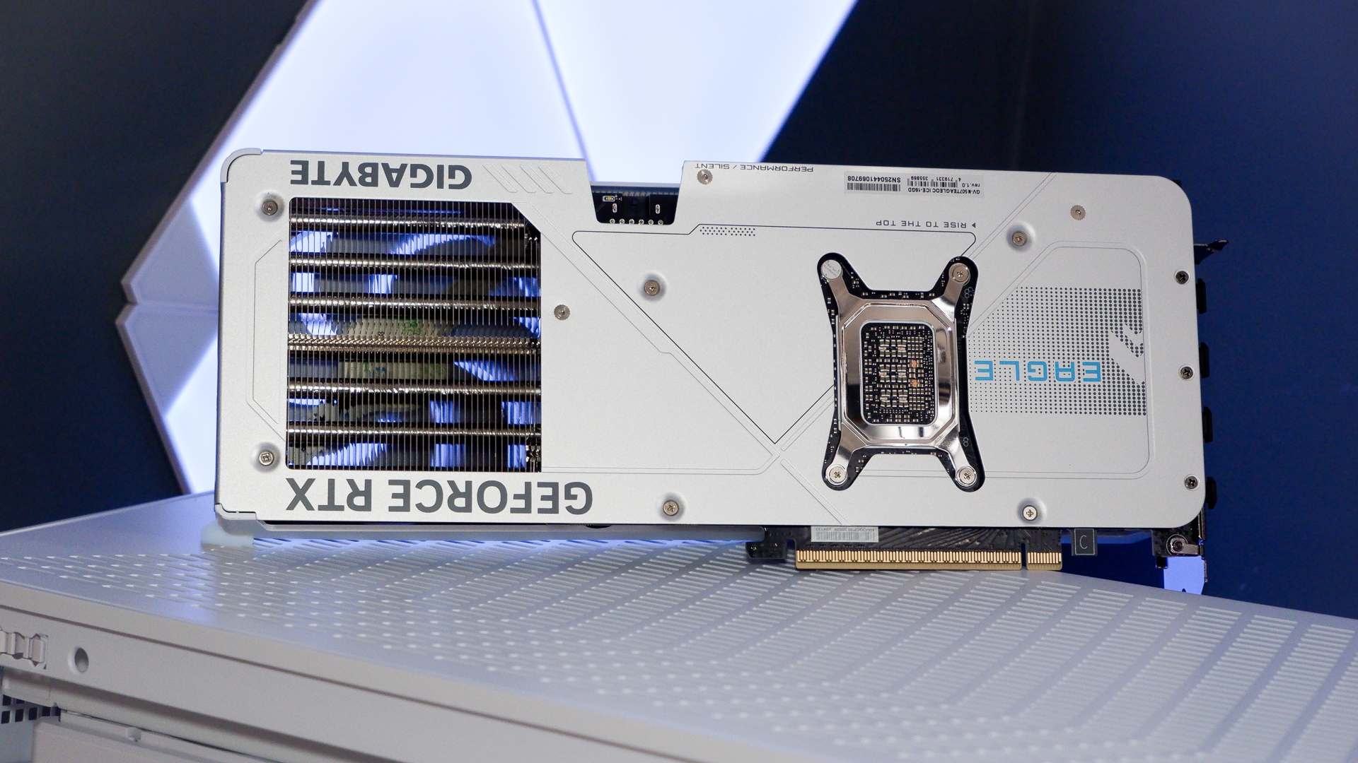 Gigabyte GeForce RTX 5070 Ti Eagle OC Ice SFF graphics card review