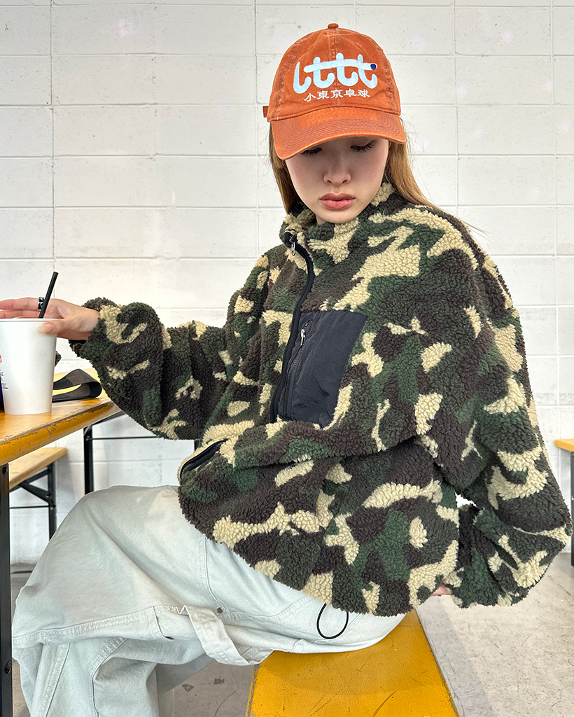 ユニセックス）カモフラバストスクエアポケットボアブルゾン