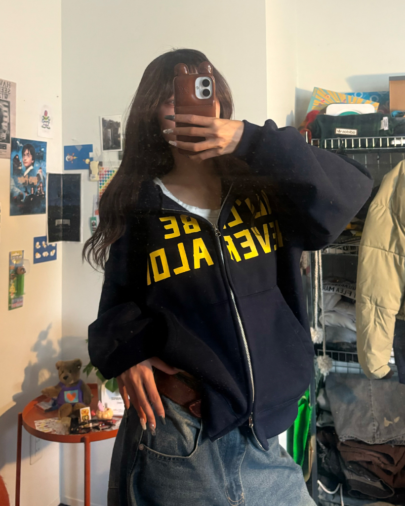 ユニセックス）レタリングダブルジップ裏起毛パーカー | ファッション