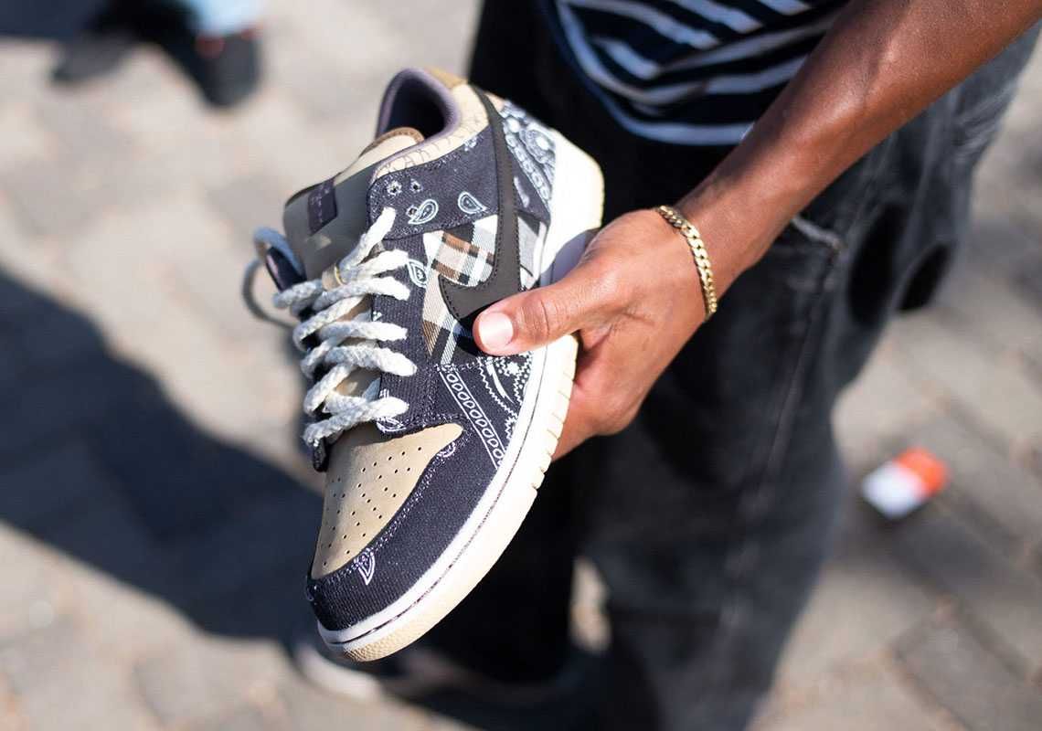 スニダンで購入可】2/29発売 TRAVIS SCOTT × NIKE SB DUNK LOW 抽選