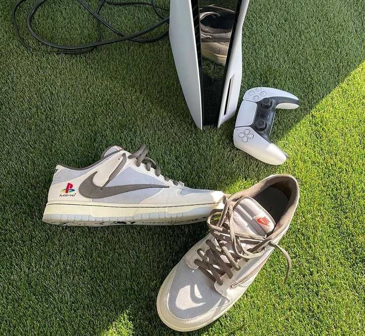 販売リンクあり】TRAVIS SCOTT × PlayStation × NIKE DUNK LOW 抽選