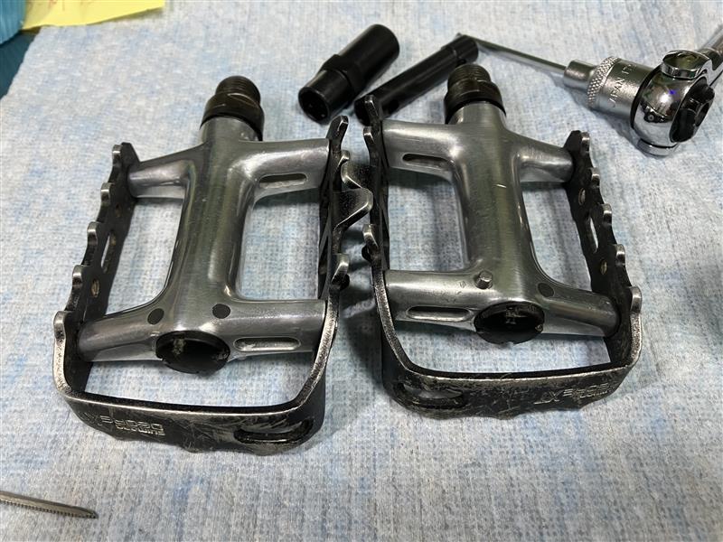 ペダルオーバーホール シマノ XT PD-M735(貫通)（その他 バズーカ