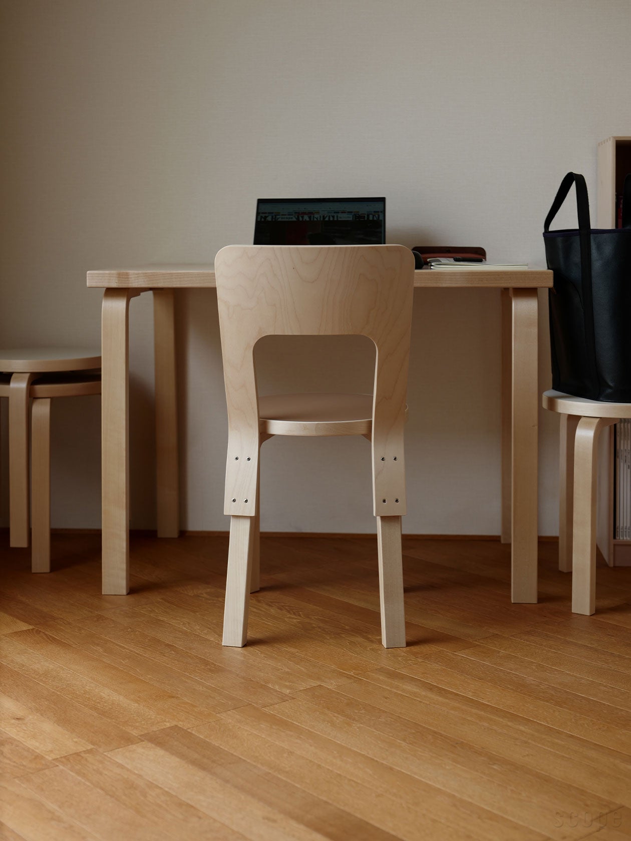 Chair 66 スコープ別注リノリウム | Artek (アルテック)