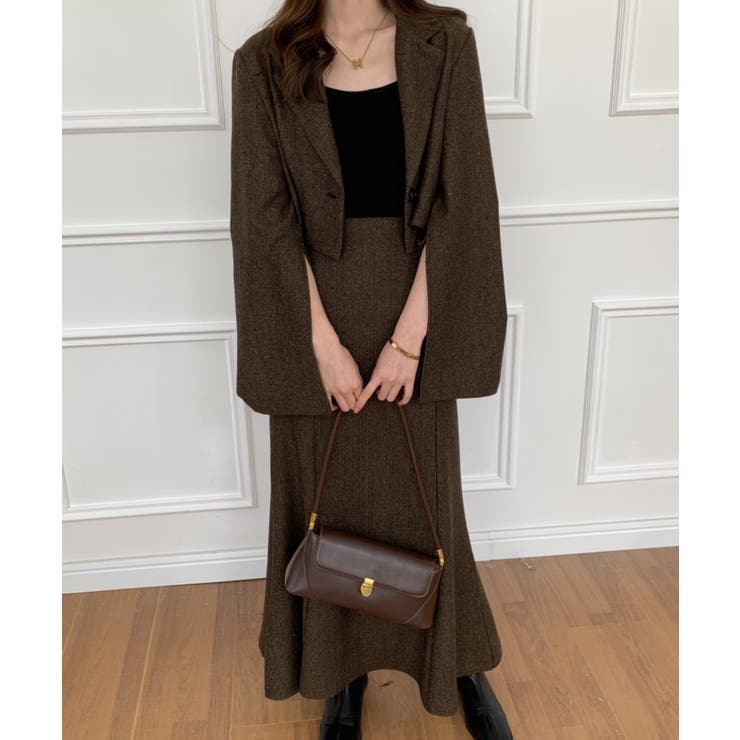 スリットショート丈テーラージャケット＆マーメイドスカート