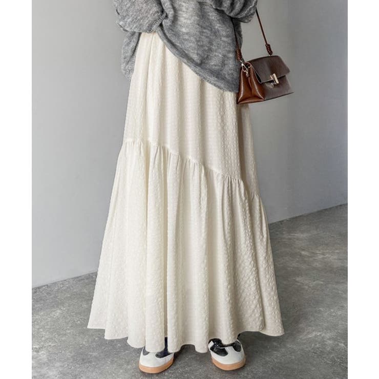 レトロなムードが大人可愛い。シアーサッカーアシンメトリーティアード