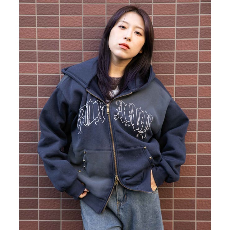 スプレー加工×ロゴプリント》レディース 裏起毛 ジップパーカー[品番