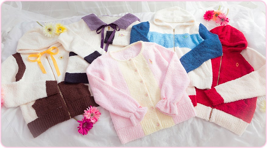 魔法少女まどか☆マギカ』のコラボルームウェアは、まどか・ほむら