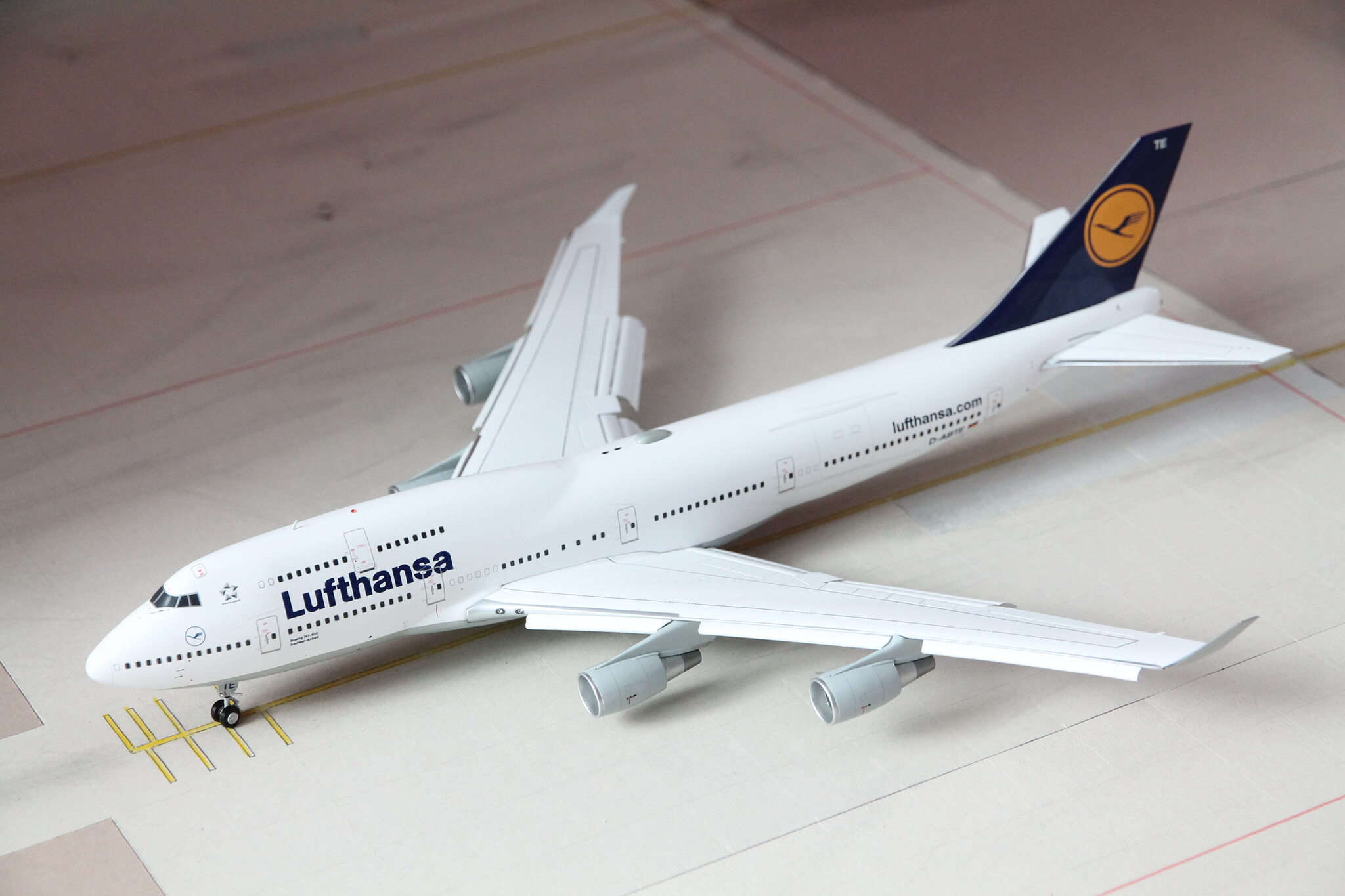航空機・ヘリコプター 1/200 Lufthansa Airbus A320-200 D-AIZZ 航空機