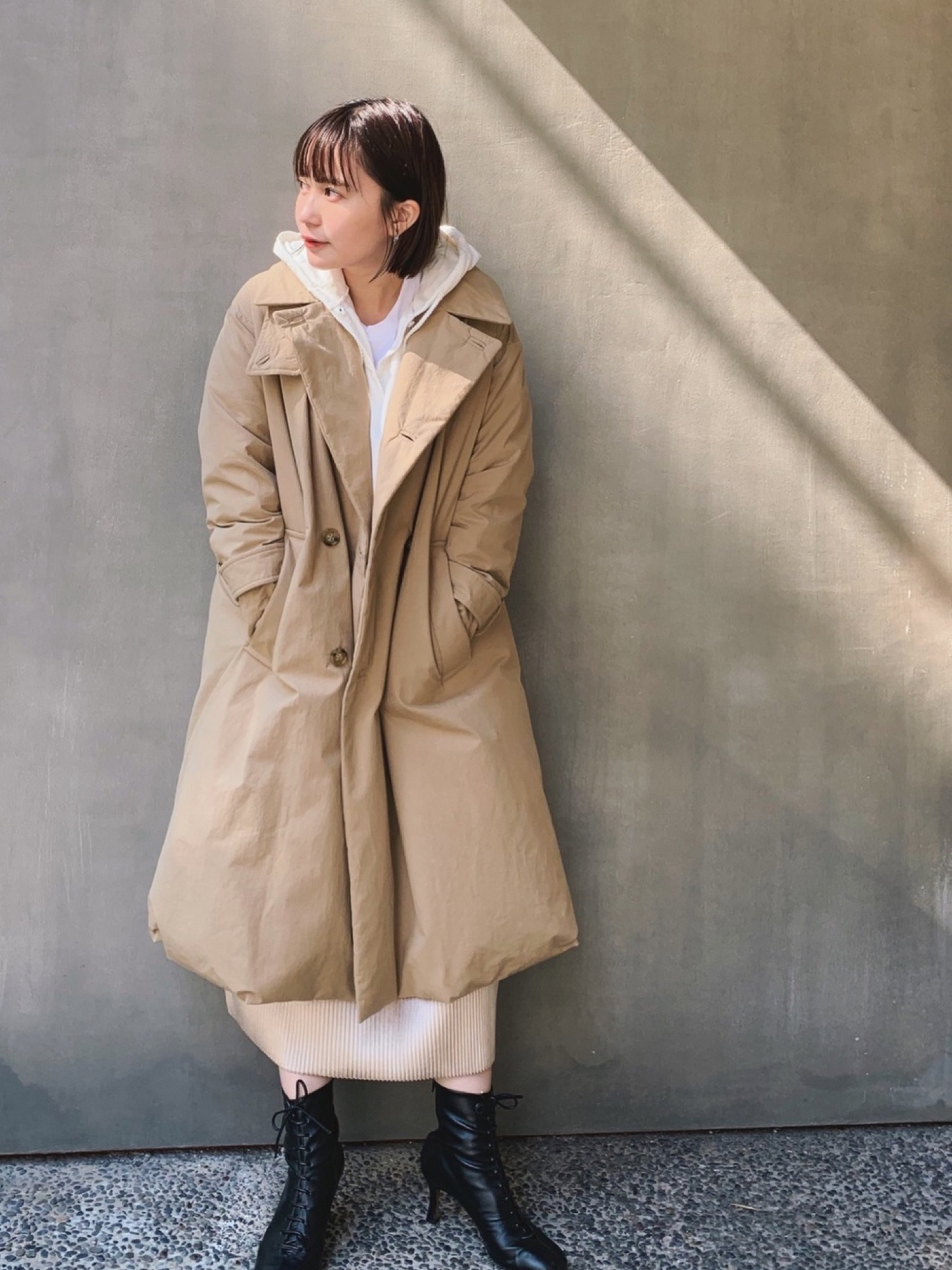 NANO universe（ナノユニバース）の「東原亜希×西川ダウン/トレンチ