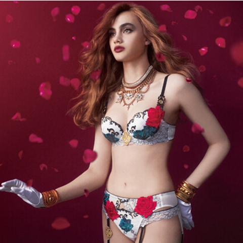 ベルばら」×Saluteのコラボランジェリー発売！ 華麗な世界観を表現