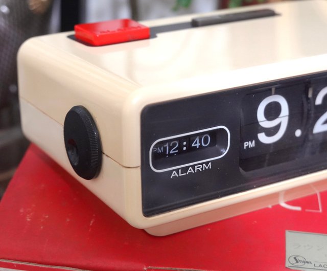 台湾 日本 昭和セイコー パタパタ時計 QN407 白 目覚まし時計 置き時計