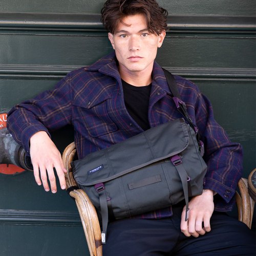 送料無料 20%OFF】台湾 TIMBUK2 FLIGHT CLASSIC MESSENGER 軽量
