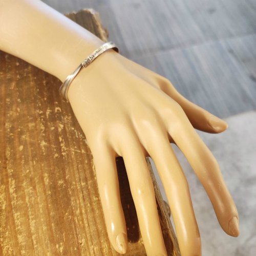 2本使いでリメイクしたデザイン。日本のアンティークシルバースプーン