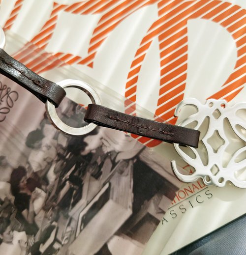 香港 中古 美品 付属品 箱 ロエベ 車 キーロック キーホルダー