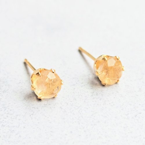 日本製】ゴールドルチルクォーツ ひと粒ピアス – 高品質天然石 / 金属