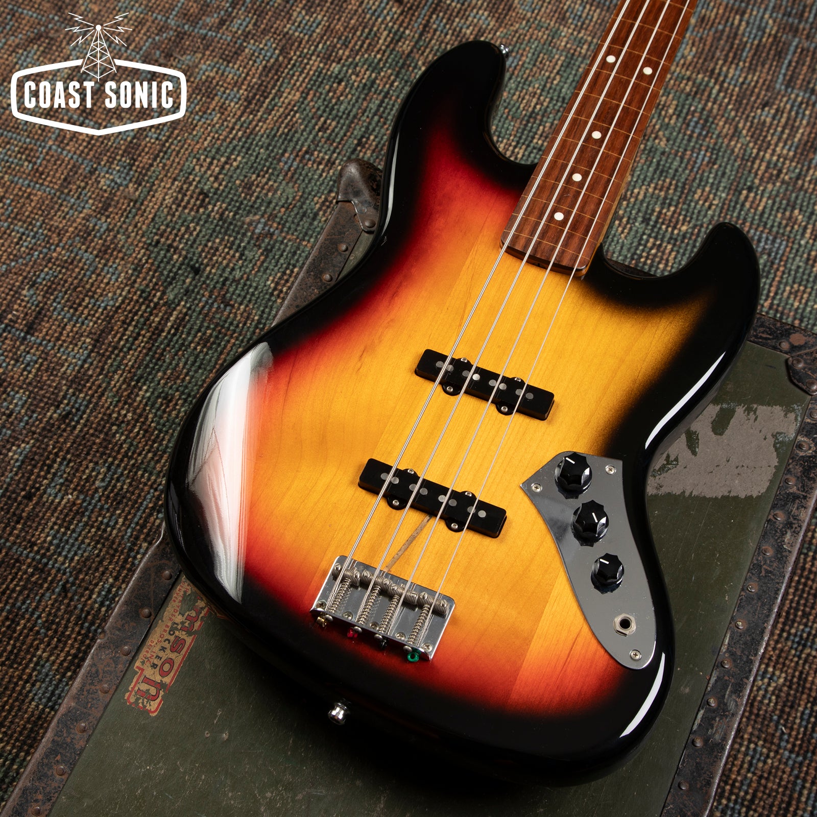 1999 Crafted in Japan Fender '62 Reissue Fretless Jazz Bass 