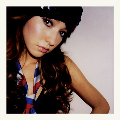 LENA | ディスコグラフィ | 藤井リナ | 日本コロムビアオフィシャルサイト