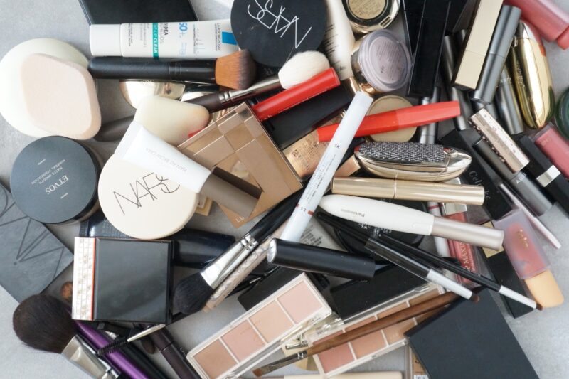 断捨離】コスメを4割減らしたら毎朝のメイクが断然ラクに！ | ふねの