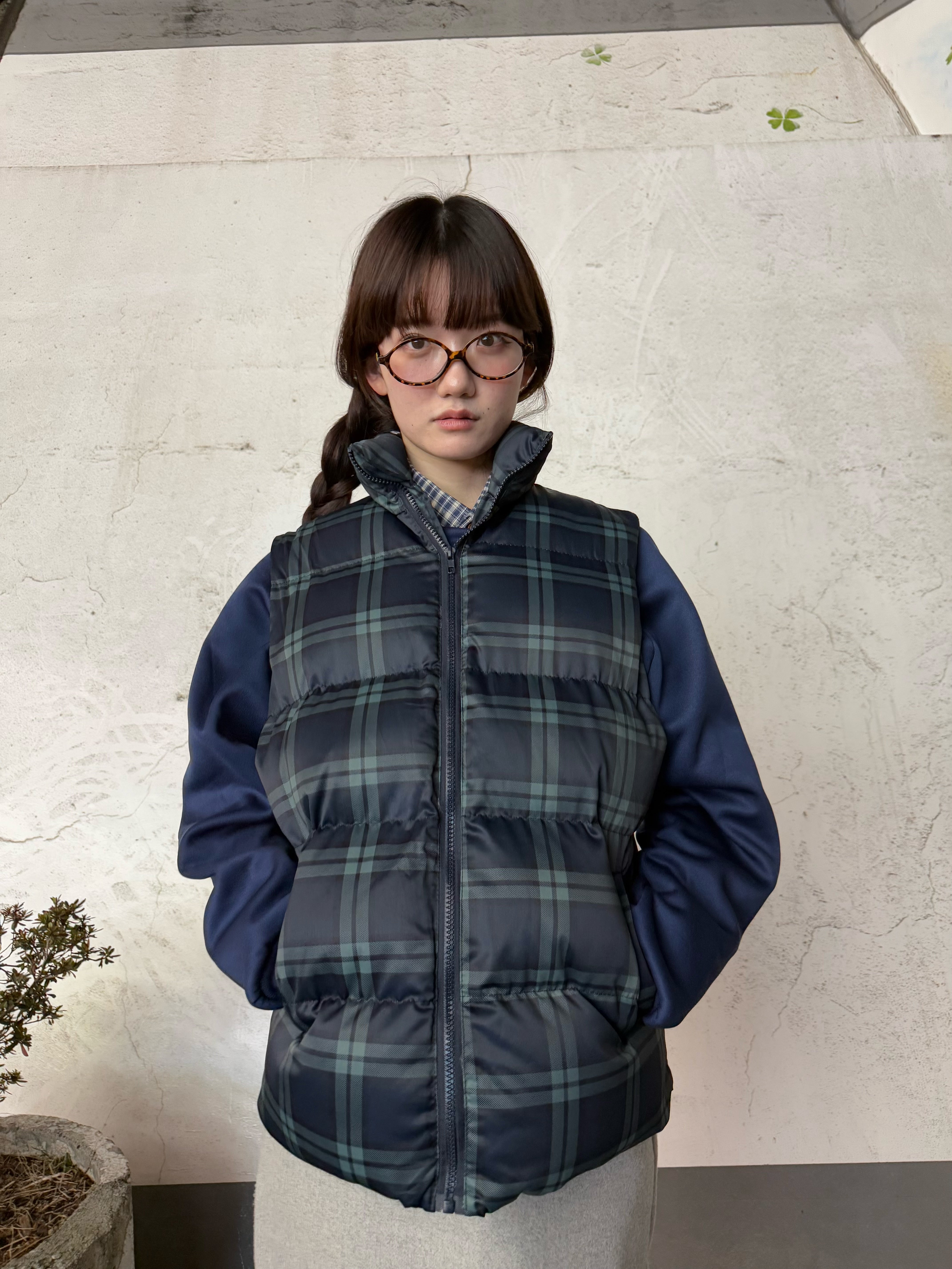 スタンドカラーチェックダウンベスト DPA43627 – CRAMMY